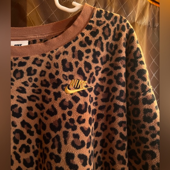 Nike leopard print sweatshirt - Picture 2 of 5